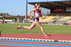 Lola Fromentoux 800m aux France Espoirs à Albi