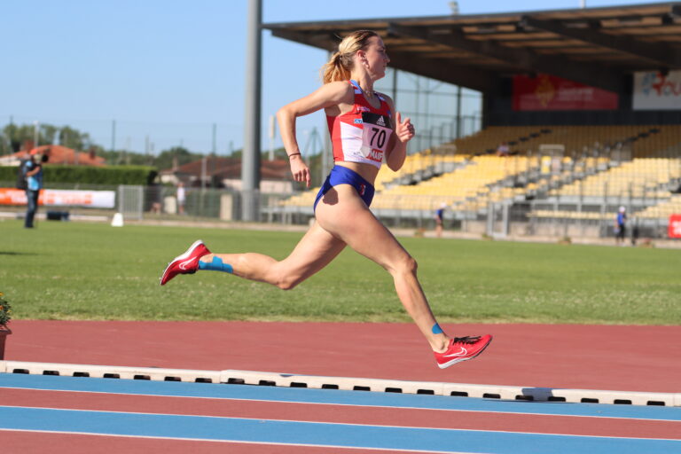 Lola Fromentoux 800m aux France Espoirs à Albi