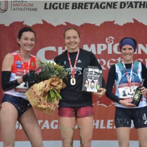 Laetitia Bleunven podium Bretagne cross court 2022