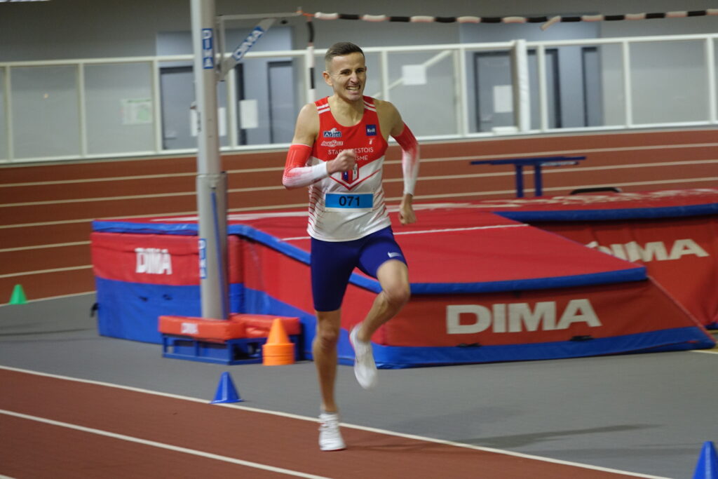 Vincent Kermarec champion du Finistère en salle 2022 sur 800m