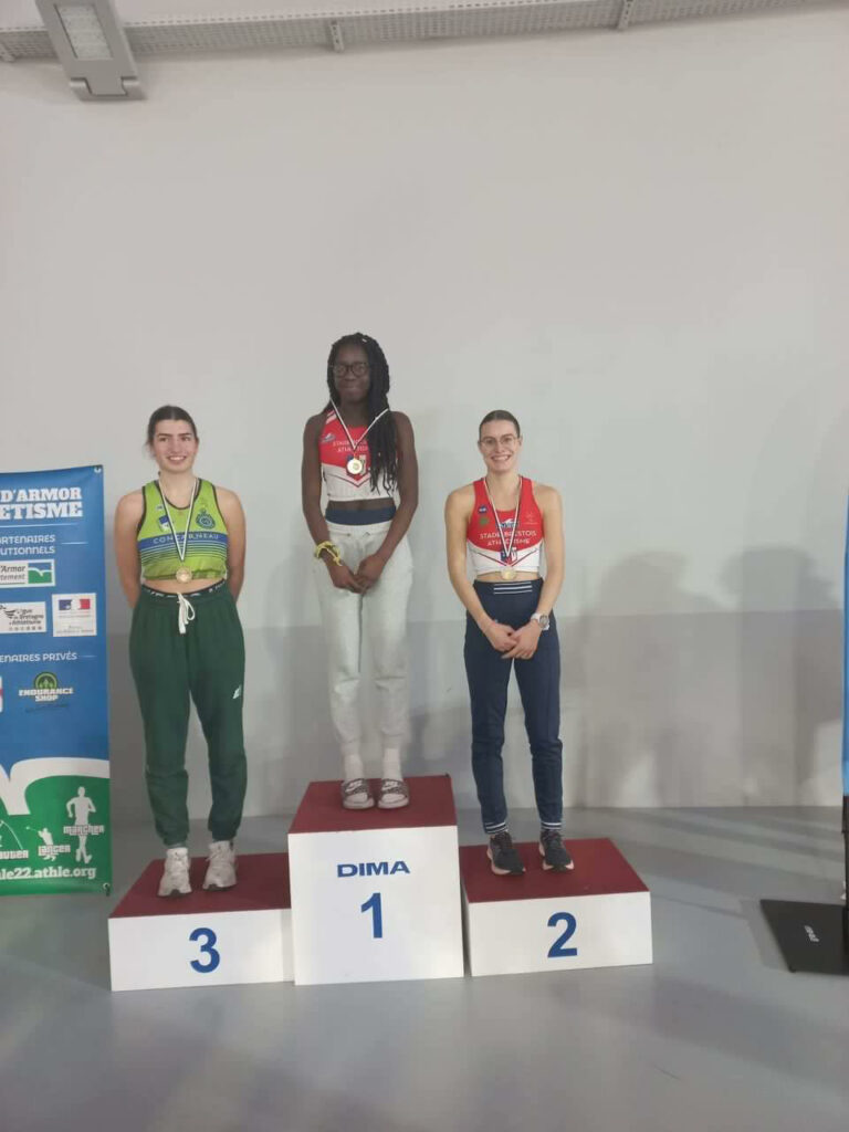 Sarah Naja championne du Finistère 2023 en salle du 200m