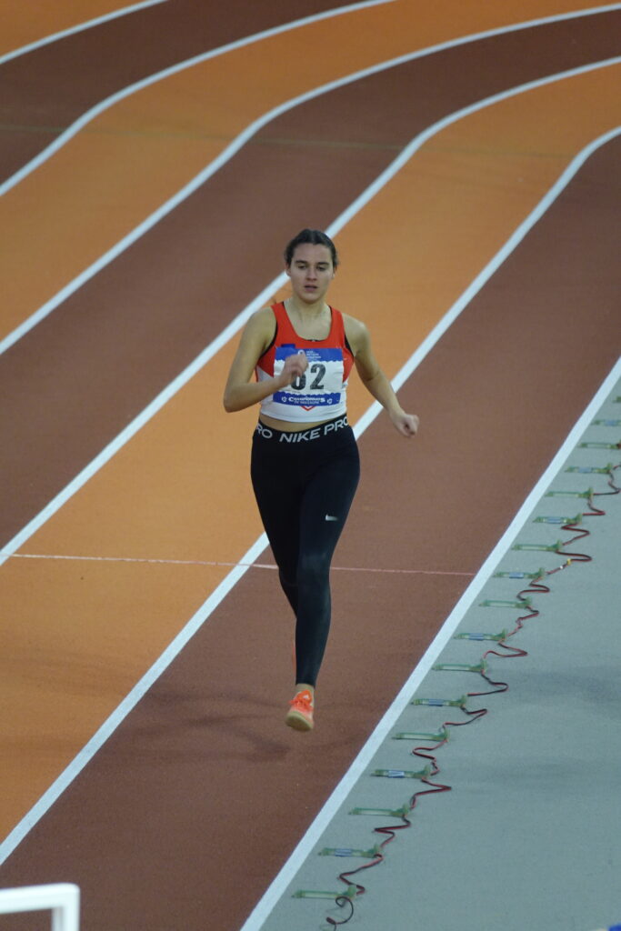 Jeanne Darrort sur le 800m du Bretagne épreuves combinées 2023