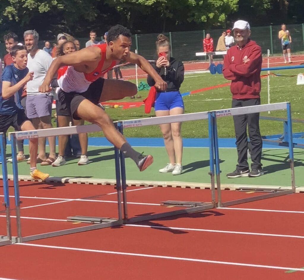 Melvin Lesourd au 110m haies au 1er tour des interclubs 2025