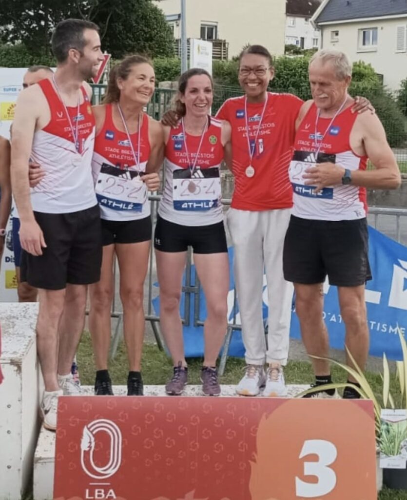 Podium 4x400 mixte des France Masters 2025