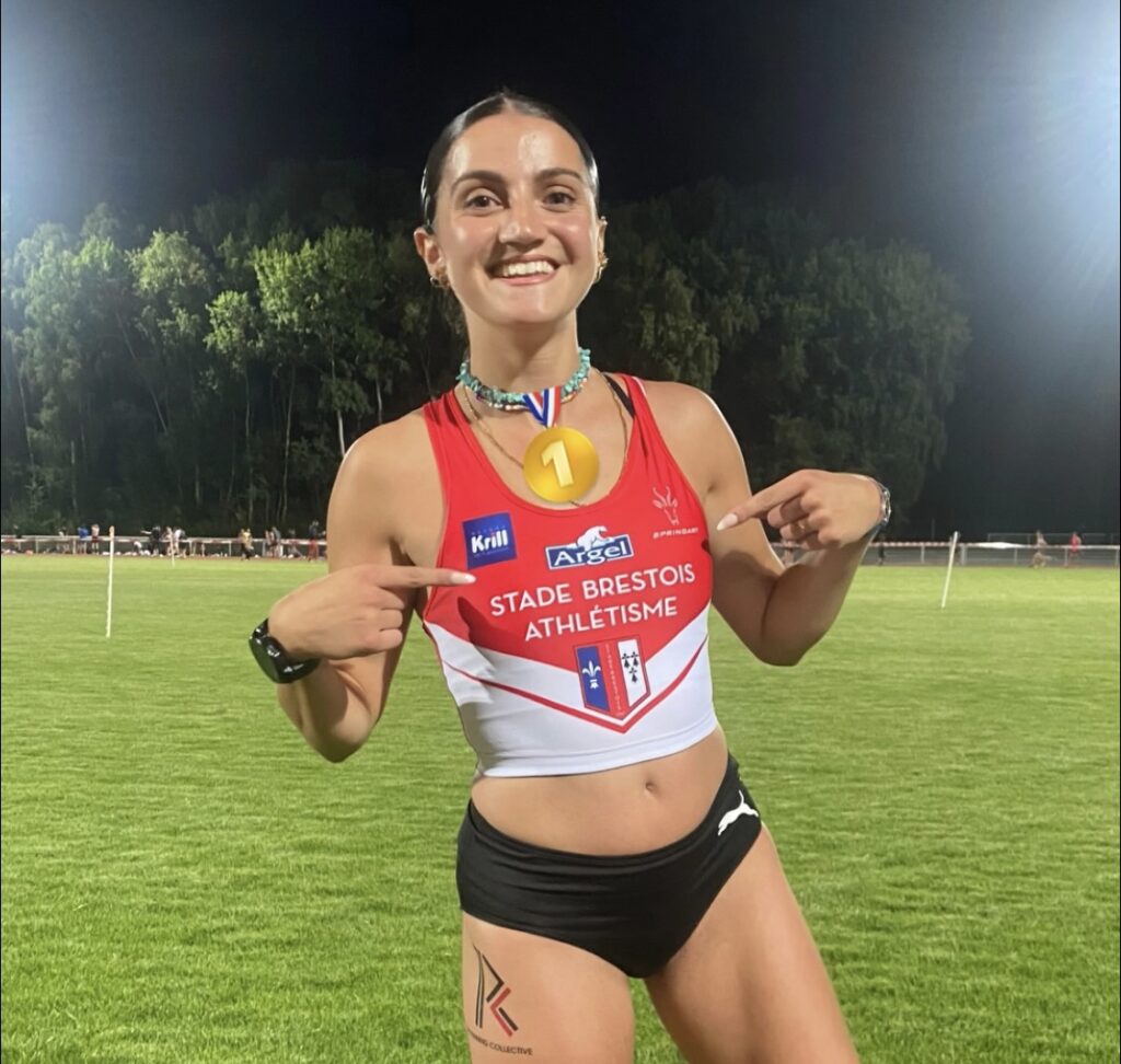 Louise Morval championne de Bretagne de 5000m 2025 à Fougères