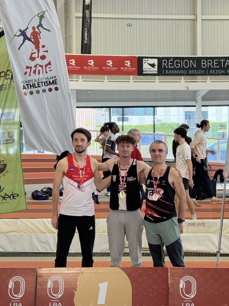 Podium de Benjamin Segeat au 5000 m marche du Bretagne en salle 2026 à Rennes