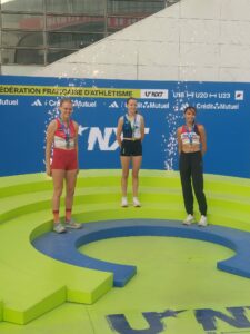 Anna Vourch sur le podium des championnats de France UNXT 2026 à Paris